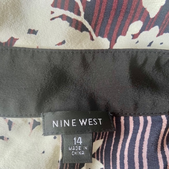 Nine West Purple Floral Blouse, Medium - Picture 5 of 5